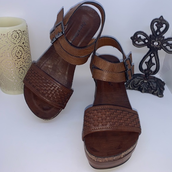 WHISKEY brown basket weave platform wedges New in box NIB 6.5 7.5 8 8.5 9 - Picture 3 of 8